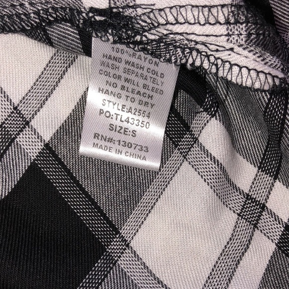 Umgee black & white buffalo check tunic top size small new without tags - Picture 8 of 9